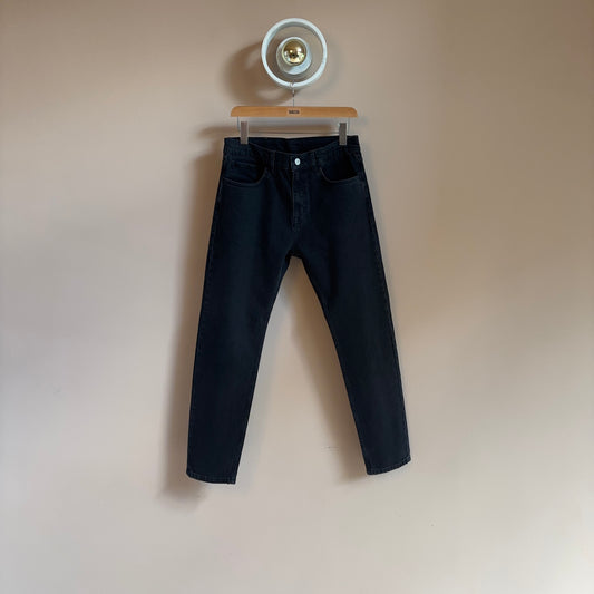 Regular Taper Jean in Black