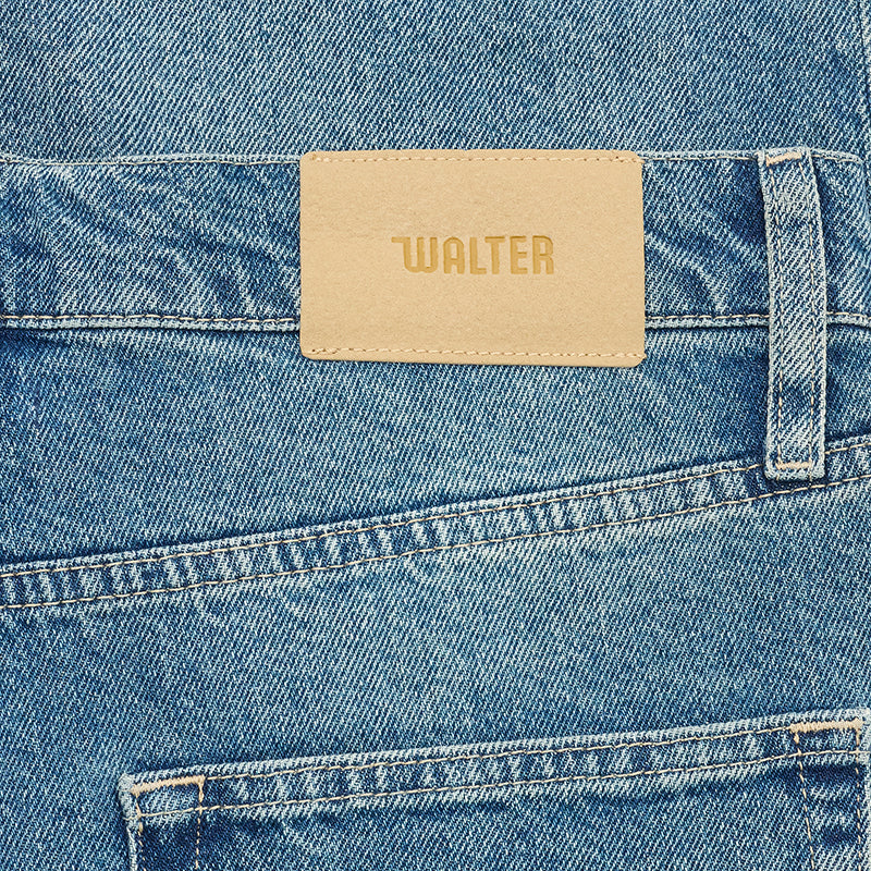 Dead Straight Jeans in Mid Wash