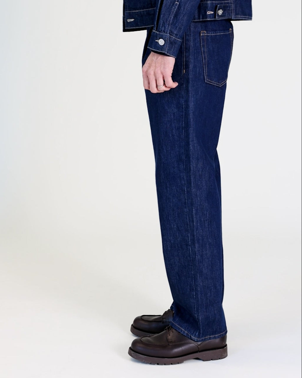 Pleat Relax jean in Rinse Wash
