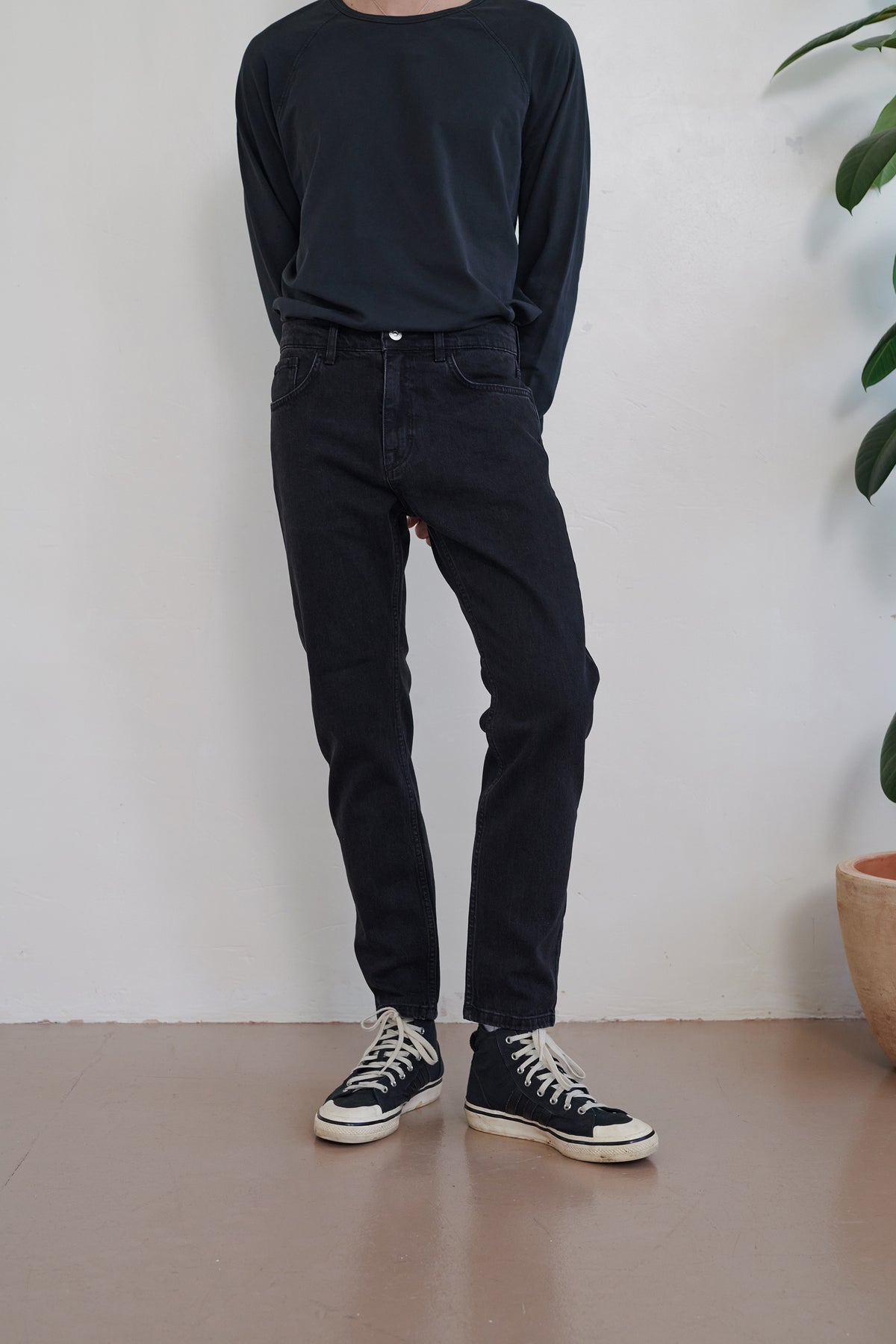 Regular Taper Black Jeans