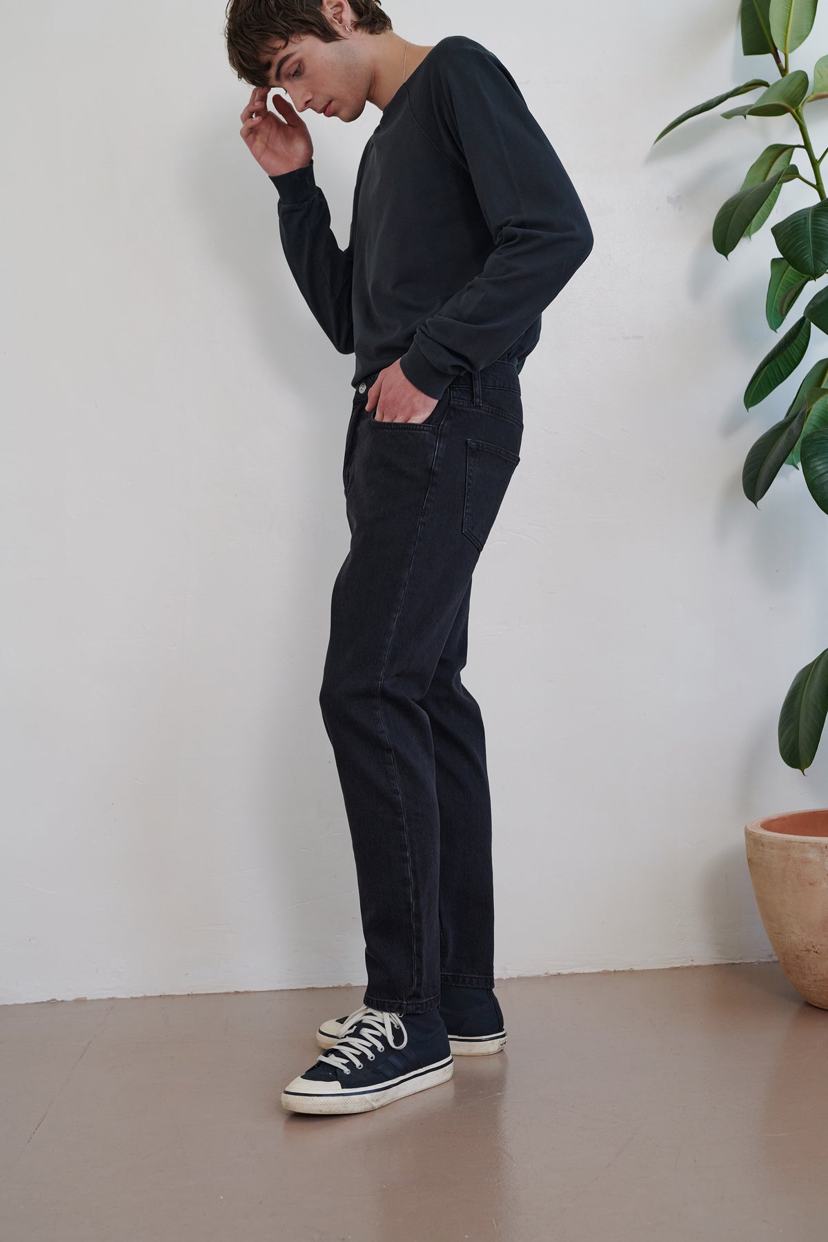 Regular Taper Black Jeans