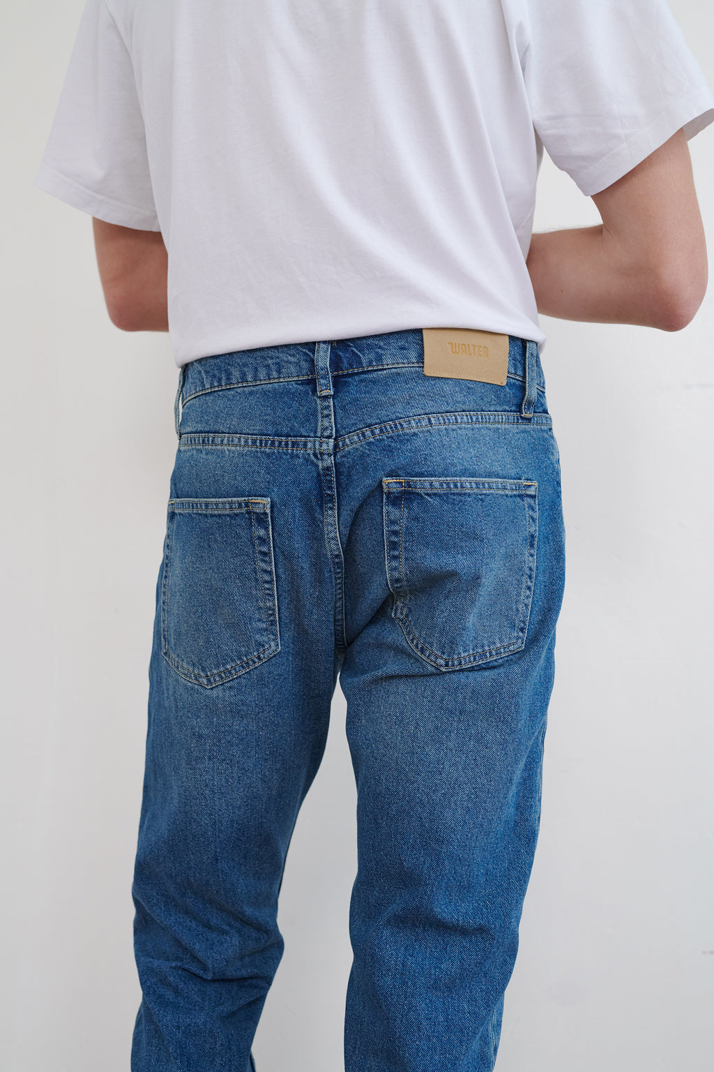 Regular Taper Jean in Mid Wash