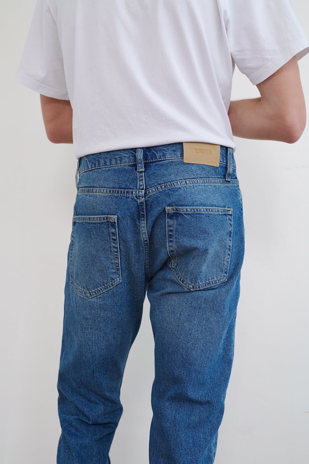 Regular Taper Jean in Mid Wash