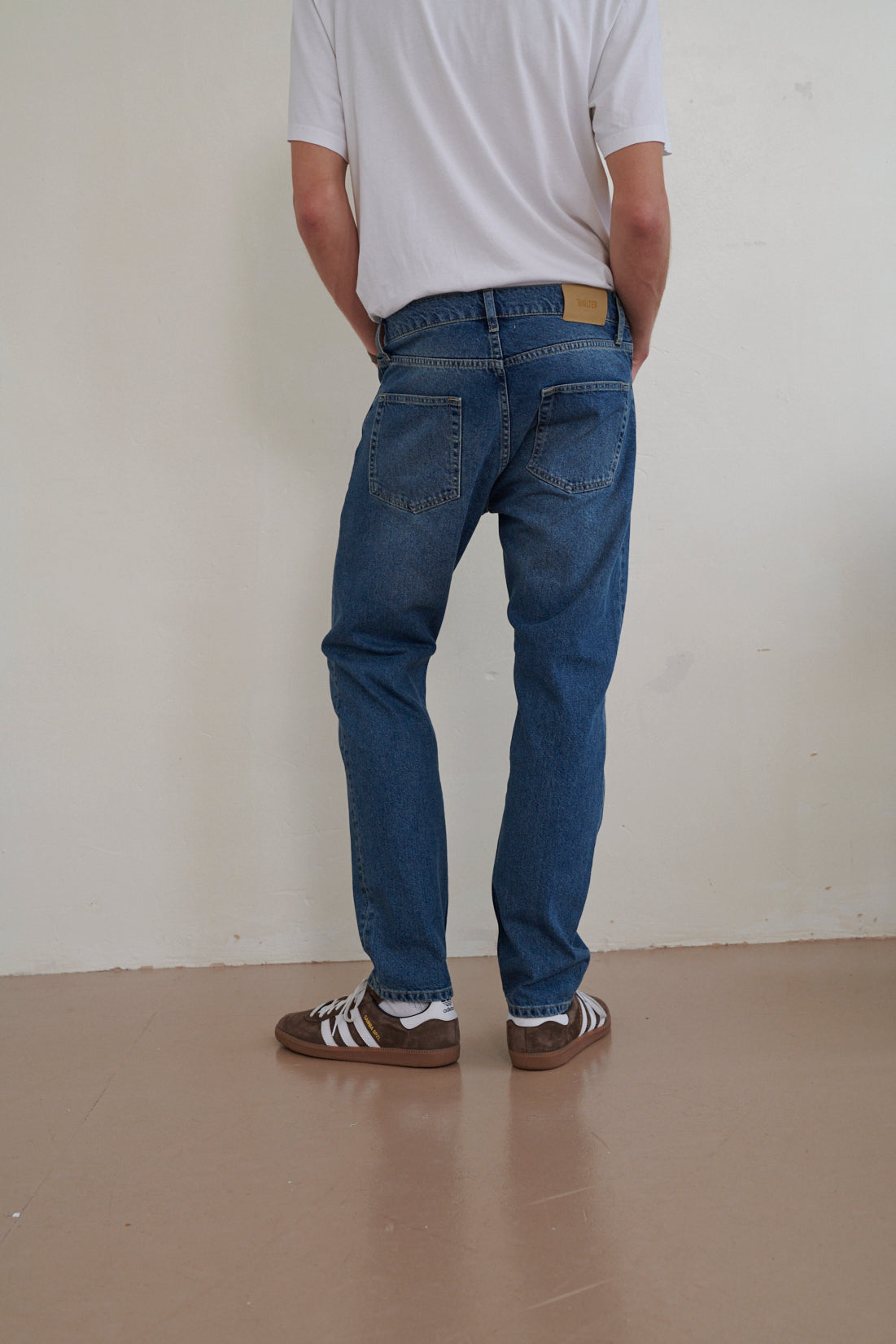 Dead Straight Jeans in Mid Wash