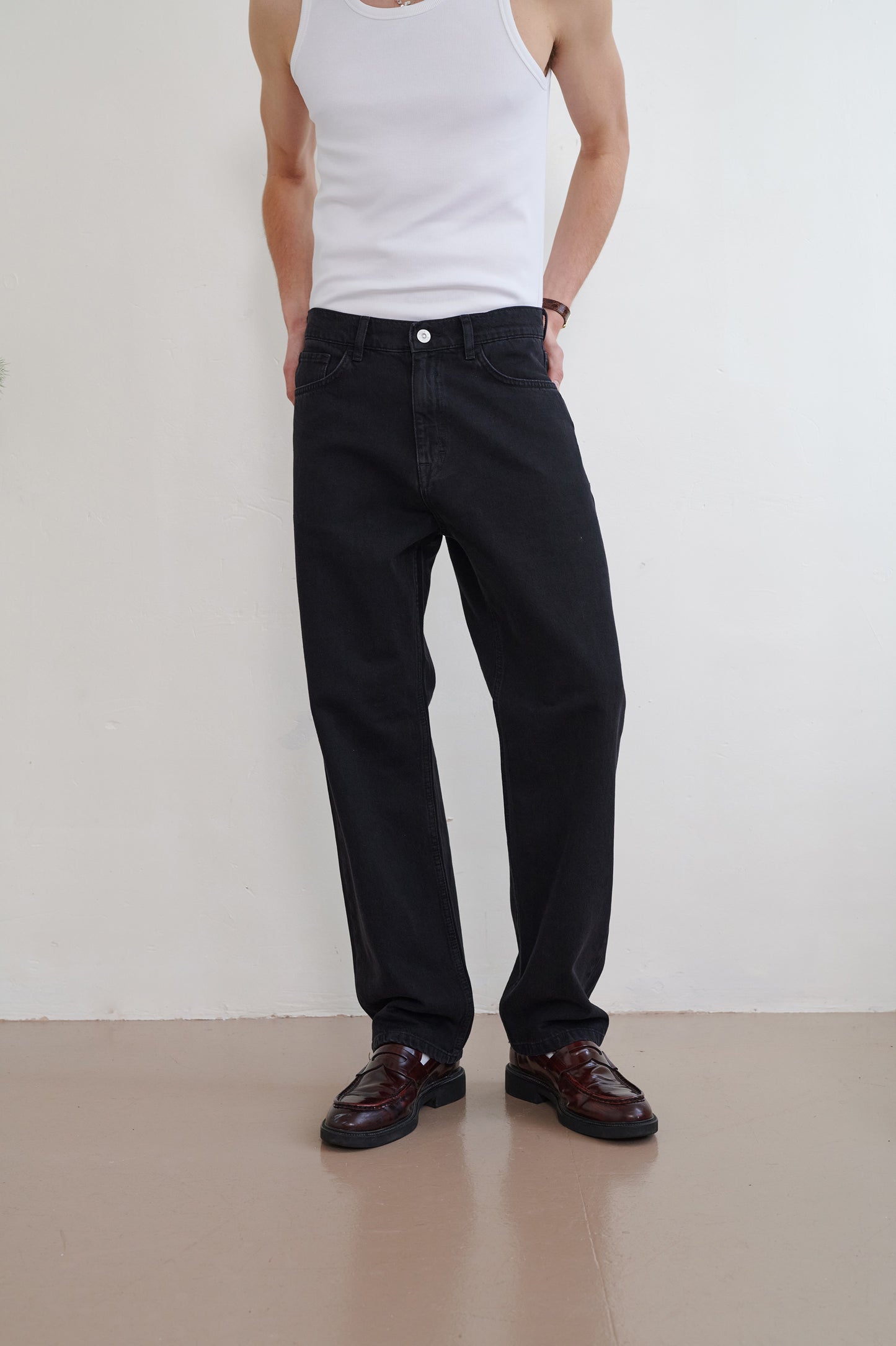 Super Relaxed Fit Black Jeans
