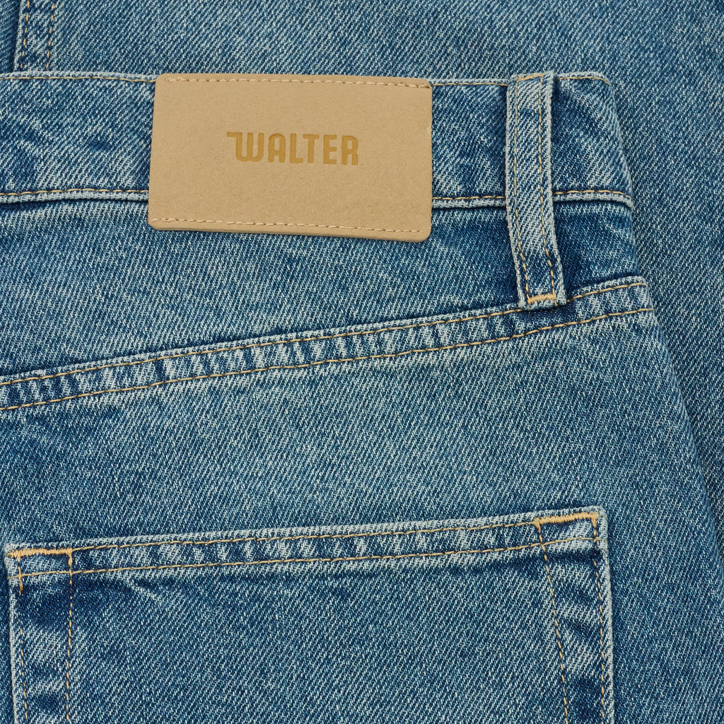 Regular Taper Jean in Mid Wash