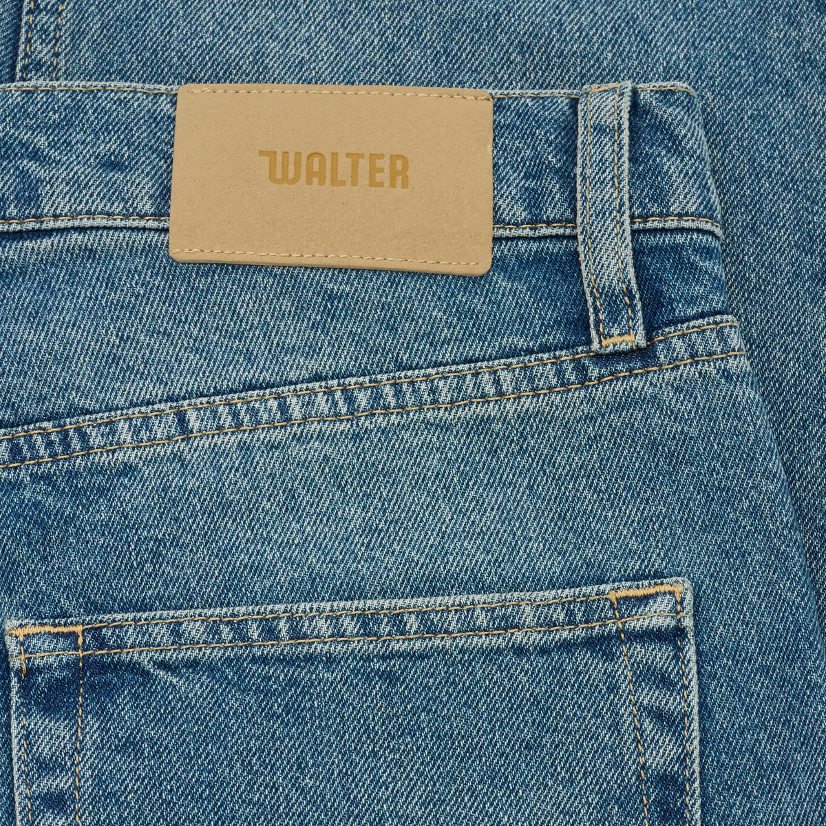 Regular Taper Jean in Mid Wash