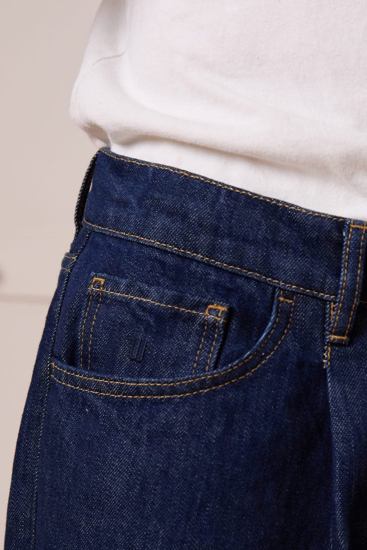 Pleat Relax jean in Rinse Wash